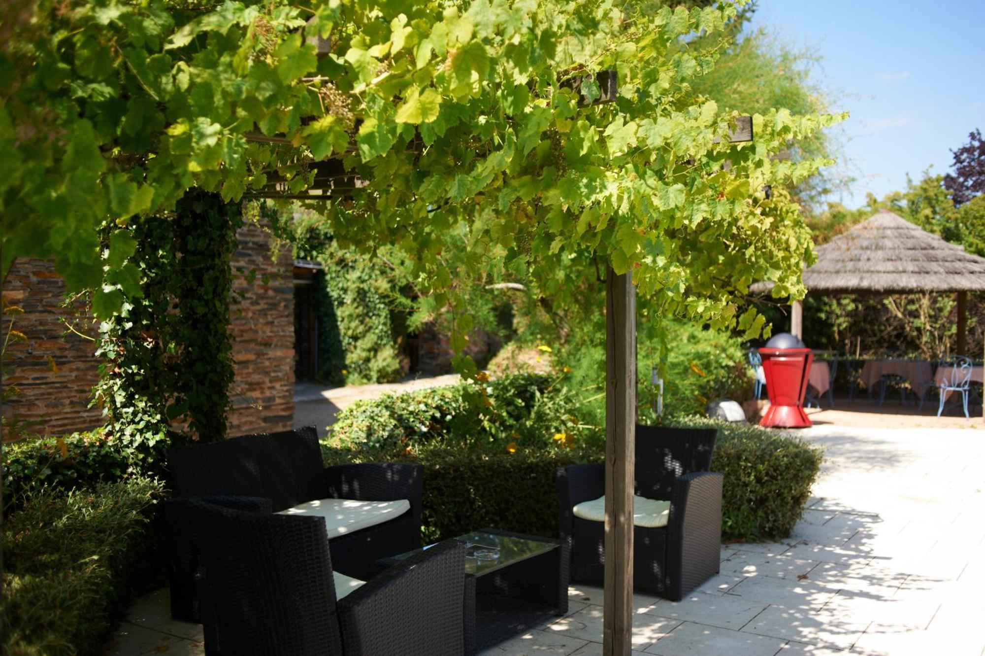 Logis Domaine Du Moulin Cavier Otel Avrillé Dış mekan fotoğraf