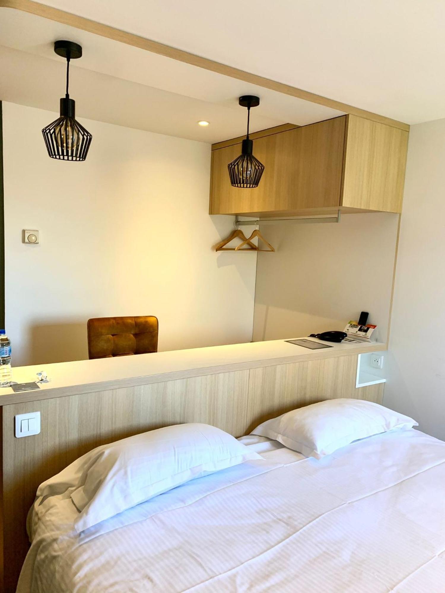 Logis Domaine Du Moulin Cavier Otel Avrillé Dış mekan fotoğraf