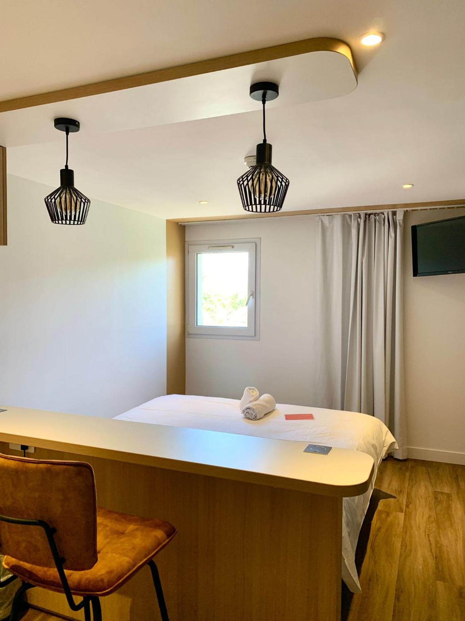 Logis Domaine Du Moulin Cavier Otel Avrillé Dış mekan fotoğraf