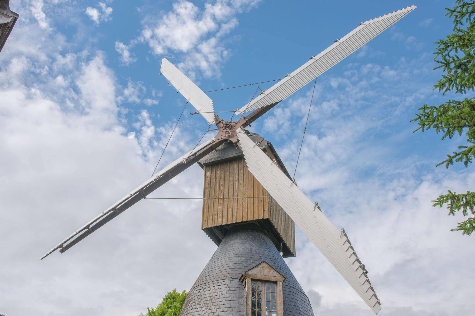 Logis Domaine Du Moulin Cavier Otel Avrillé Dış mekan fotoğraf
